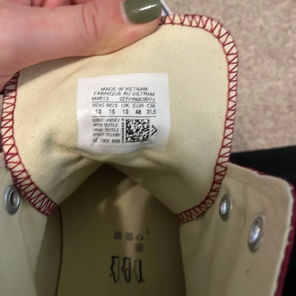 Burgundy high top converse - Picture 4 of 6